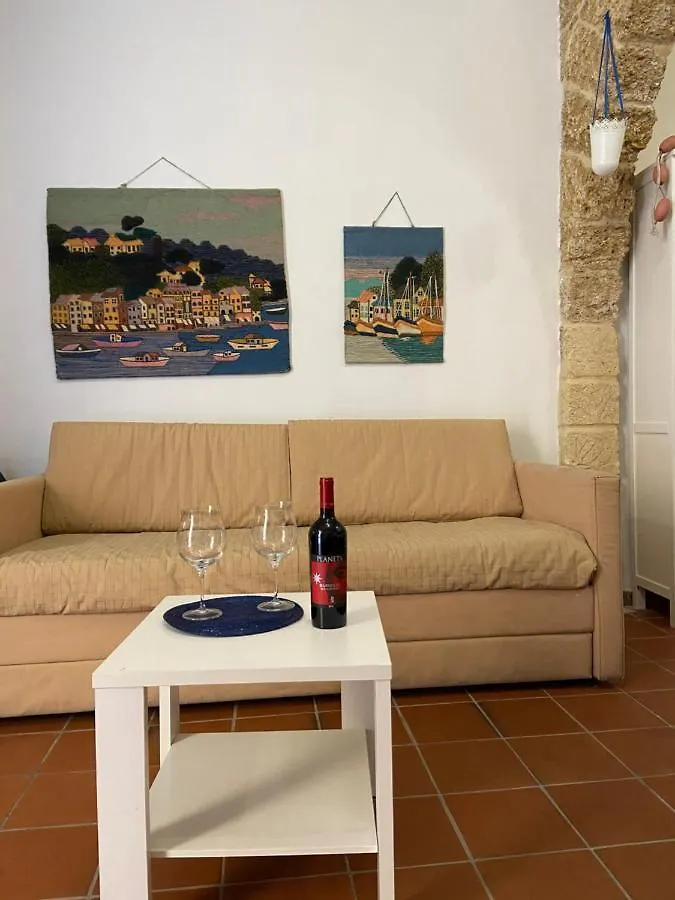 Casa Vacanze Marco Polo vista mare Trappeto  Appartamento